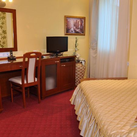 Hotel Botika Kraljevo Quarto foto